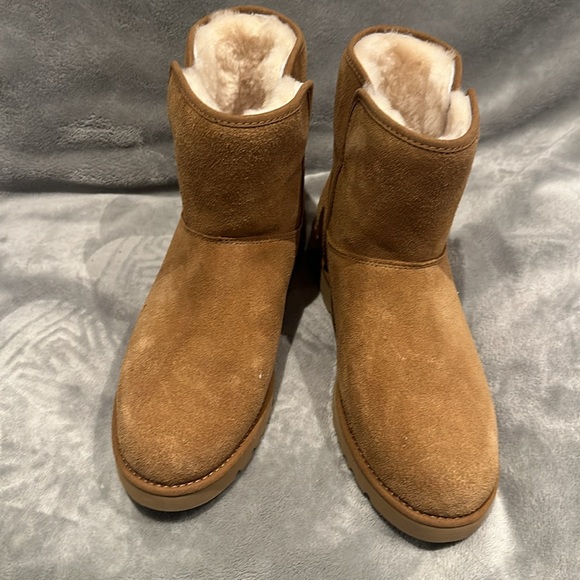 Ugg boot - Picture 6 of 6